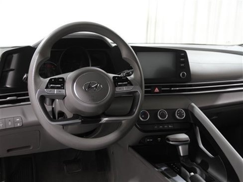 Certified 2023 Hyundai Elantra SE image 6