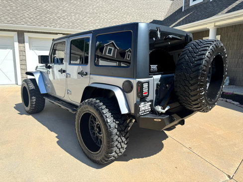 Used 2013 Jeep Wrangler Unlimited Sahara w/ Dual Top Group image 4