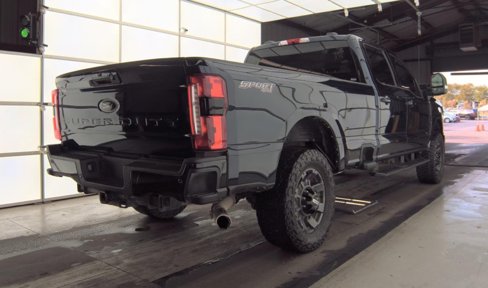 Used 2023 Ford F250 XLT w/ XLT Premium Package image 9