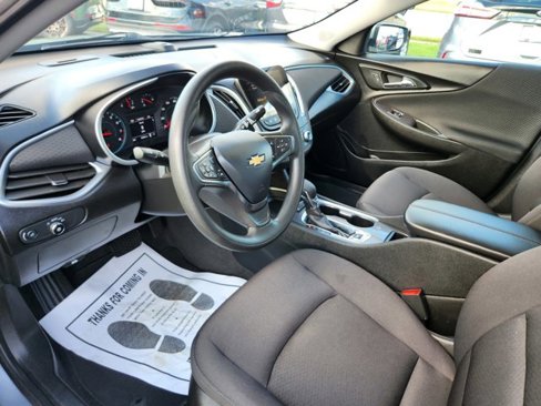 Used 2024 Chevrolet Malibu LT image 2