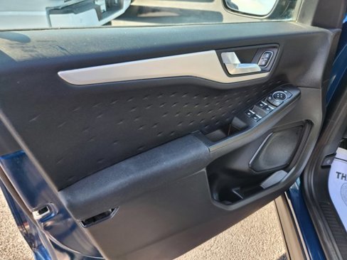 Used 2020 Ford Escape SE image 32