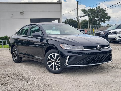 Used 2025 Volkswagen Jetta S image 2