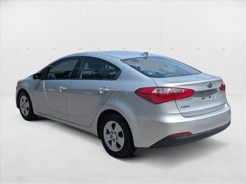 Used 2016 Kia Forte LX image 7