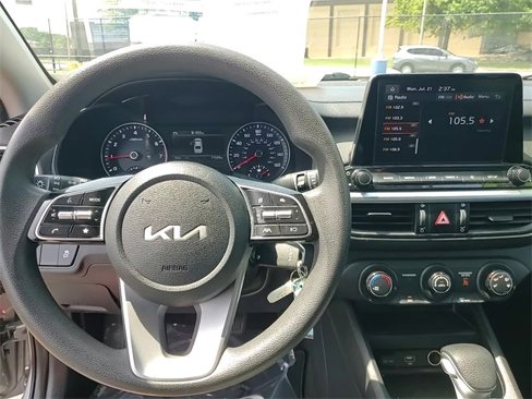 Used 2022 Kia Forte LXS w/ LXS Technology Package image 21