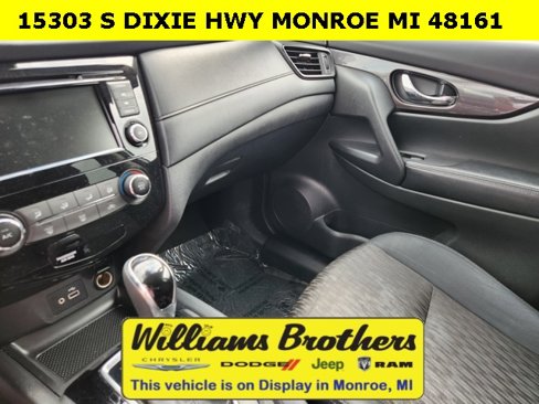 Used 2019 Nissan Rogue SV image 10