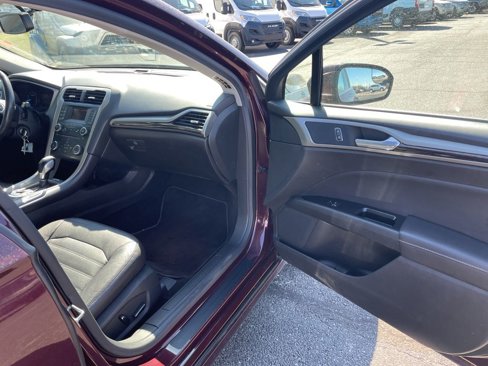 Used 2013 Ford Fusion SE image 33
