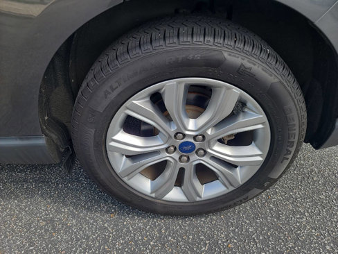 Used 2020 Ford Edge Titanium image 14