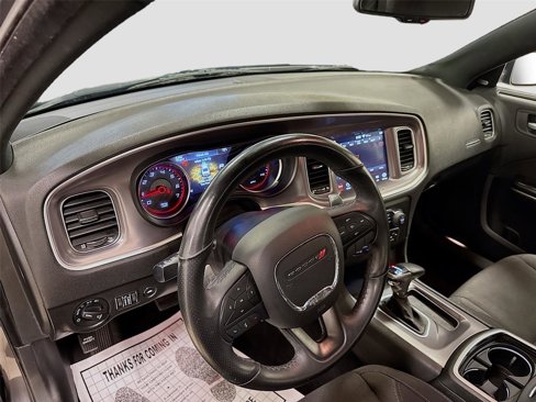 Used 2019 Dodge Charger SXT image 9