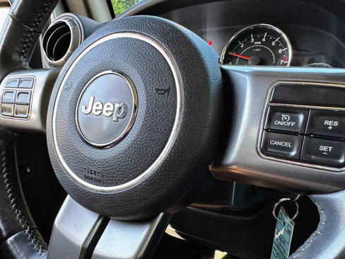 Used 2018 Jeep Wrangler Unlimited Sahara image 38