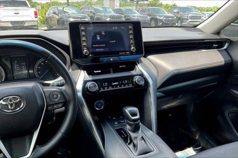 Used 2021 Toyota Venza LE w/ Carpet Mat Package (TMS) image 9