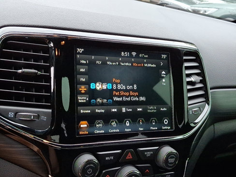 Used 2019 Jeep Grand Cherokee Laredo image 23