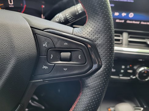 Certified 2024 Chevrolet Trax RS w/ Sunroof Package image 30