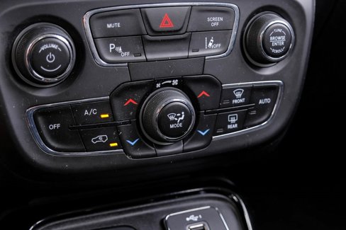 Used 2021 Jeep Compass Limited image 36