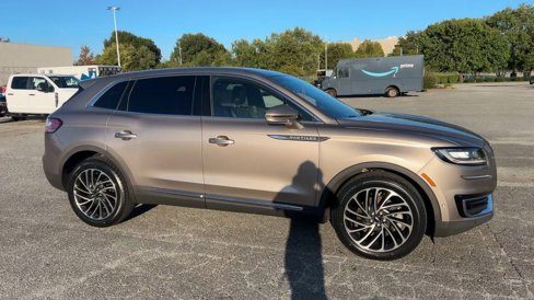 Used 2020 Lincoln Nautilus Reserve image 11