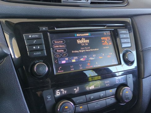 Used 2018 Nissan Rogue SV image 5