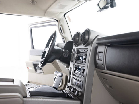 Used 2003 HUMMER H2 w/ Preferred Equipment Group image 27