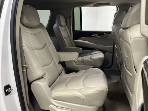 Used 2018 Cadillac Escalade ESV Premium Luxury image 36