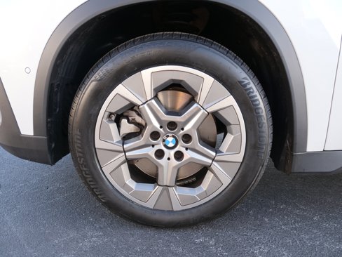 Used 2023 BMW X1 xDrive28i image 13