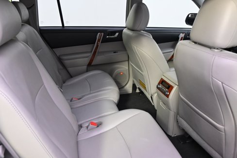 Used 2013 Toyota Highlander Limited image 18