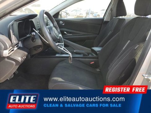 Used 2021 Hyundai Elantra SEL image 13