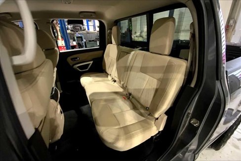 Used 2016 Nissan Titan SV image 20