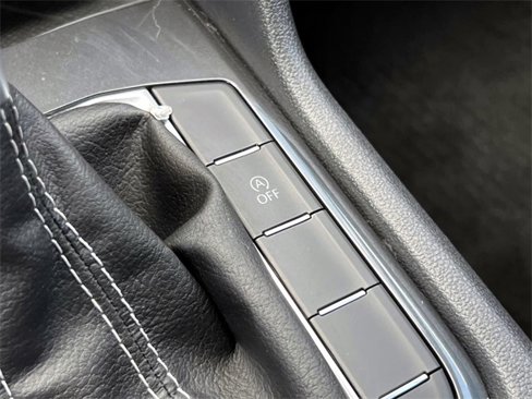 Used 2022 Volkswagen Tiguan SE image 35
