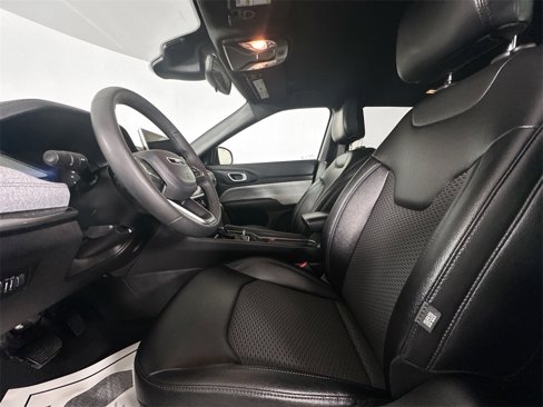Used 2024 Jeep Compass Latitude image 19