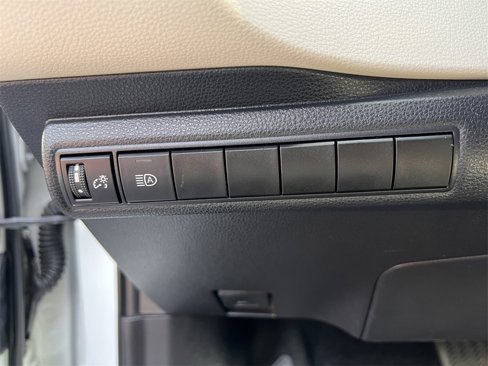 Used 2020 Toyota Corolla LE image 22