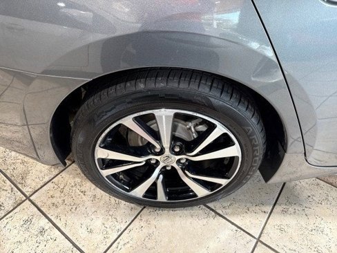 Used 2018 Nissan Maxima 3.5 SV image 9