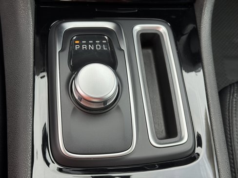 Used 2023 Chrysler 300 Touring w/ Sport Appearance Package image 26