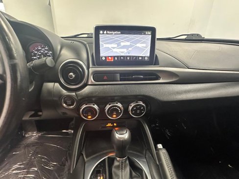 Used 2017 FIAT 124 Spider Classica image 33