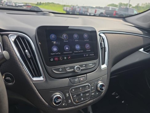 Used 2021 Chevrolet Malibu LT image 18