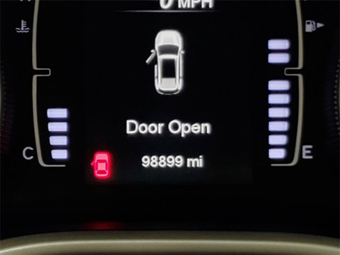 Used 2017 Jeep Cherokee Latitude w/ Cold Weather Group image 21
