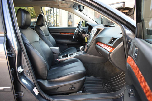 Used 2011 Subaru Outback 2.5i Limited image 8