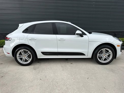 Used 2024 Porsche Macan image 9