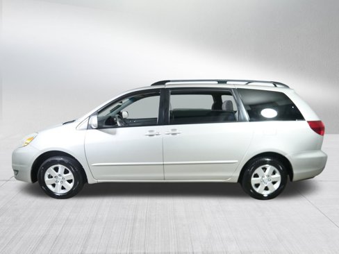 Used 2004 Toyota Sienna XLE image 4