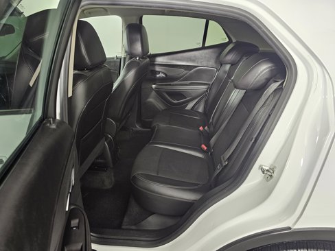 Used 2021 Buick Encore Preferred image 19