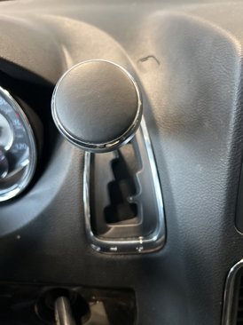 Used 2014 Chrysler Town & Country Touring image 9