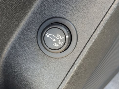 Used 2022 Chevrolet Equinox RS w/ RS Leather Package image 13
