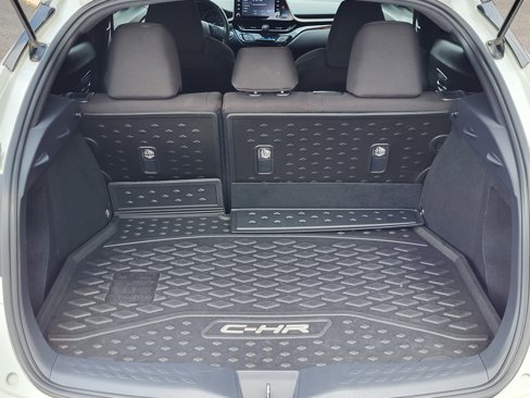 Used 2019 Toyota C-HR XLE image 14