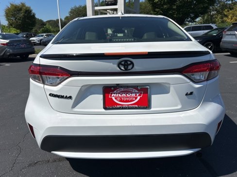 Used 2022 Toyota Corolla LE image 6