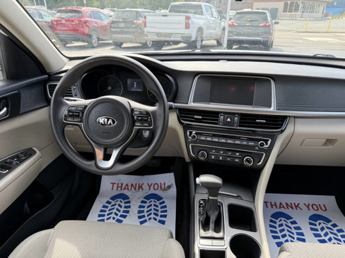 Used 2018 Kia Optima LX w/ 17" Alloy Wheels Package image 11