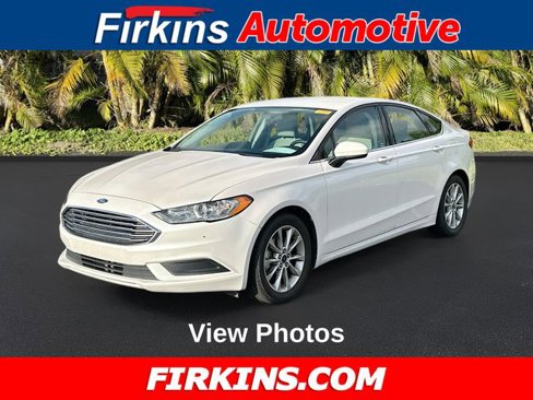 Used 2017 Ford Fusion SE w/ Fusion SE Technology Package image 1