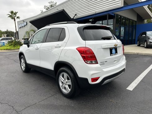 Used 2021 Chevrolet Trax LT w/ LT Convenience Package image 4