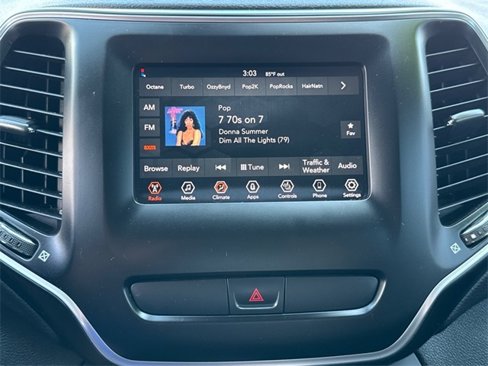 Certified 2019 Jeep Cherokee Latitude Plus w/ Cold Weather Group image 18