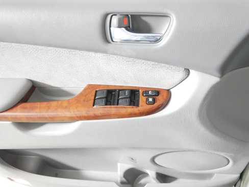 Used 2004 Toyota Sienna XLE image 19