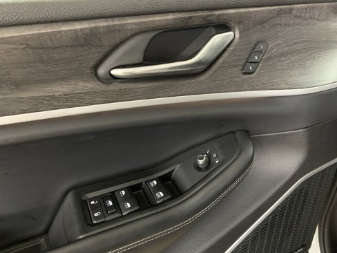 Used 2021 Jeep Grand Cherokee L Limited image 16