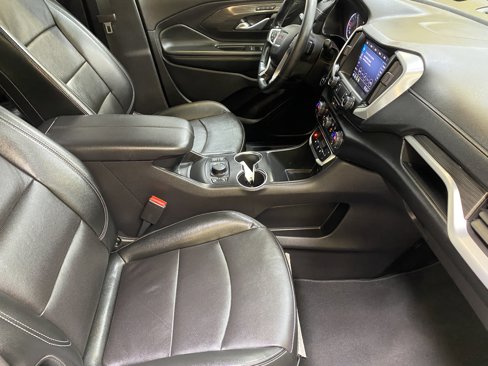 Used 2024 GMC Terrain SLT image 26