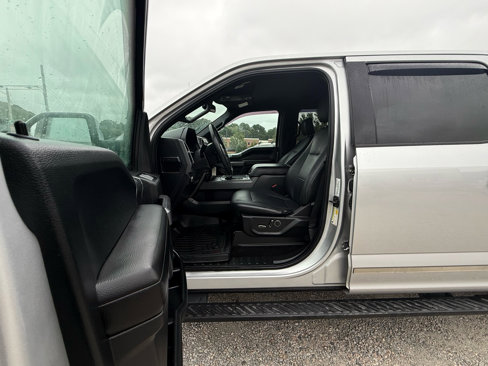 Used 2018 Ford F150 XLT w/ Equipment Group 302A Luxury image 17