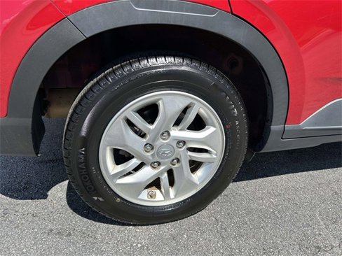 Certified 2020 Hyundai Venue SEL image 7